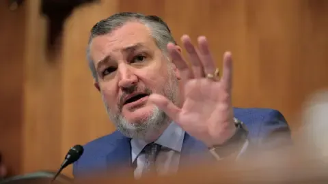 Lawmaker Cruz Compares American Media Oversight Body to ‘Mobster’ on Kimmel’s Show